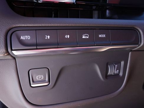 Used 2023 Cadillac Escalade Premium Luxury image 19