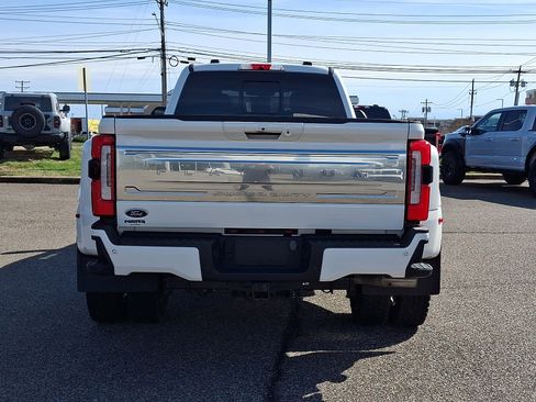 Certified 2024 Ford F450 Platinum w/ FX4 Off-Road Package AWD/4WD image 8