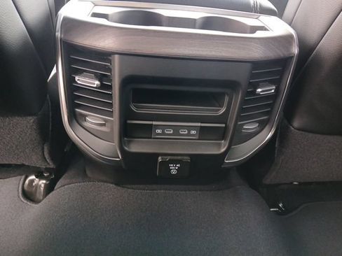 New 2026 RAM 2500 Laramie AWD/4WD image 14
