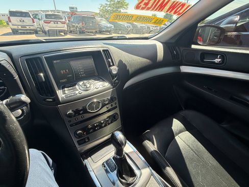 Used 2015 INFINITI Q40 AWD w/ Moonroof Package image 10