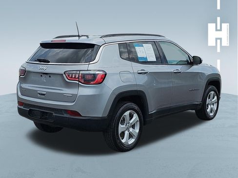 Used 2018 Jeep Compass Latitude w/ Trailer Tow Group AWD/4WD image 4