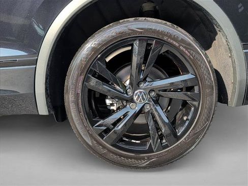 Used 2024 Volkswagen Tiguan SE R-Line FWD image 28