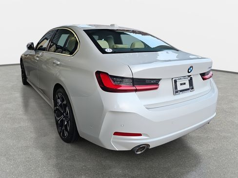 Certified 2025 BMW 330i Sedan w/ Premium Package image 7