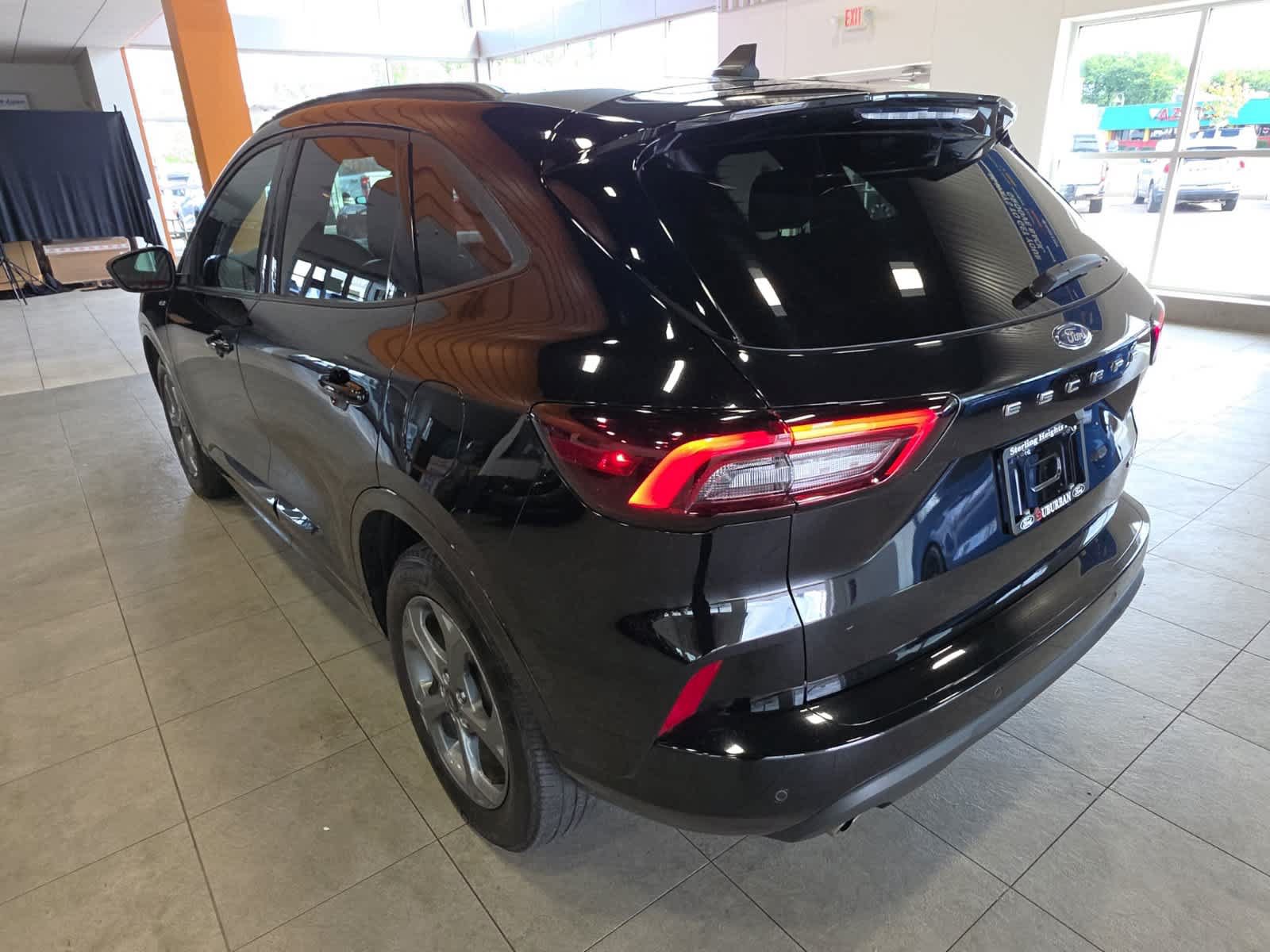 Used 2023 Ford Escape ST-Line Select w/ Tech Pack #1 AWD/4WD image 8