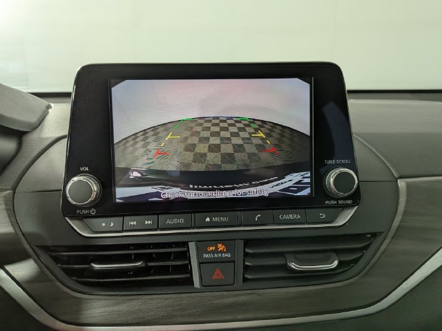 Used 2025 Nissan Altima 2.5 SV FWD image 6