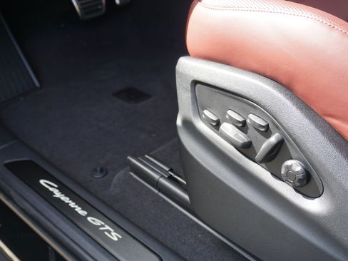 New 2026 Porsche Cayenne GTS AWD/4WD image 19