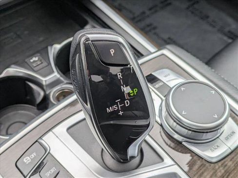 Used 2021 BMW 740i xDrive AWD/4WD image 12