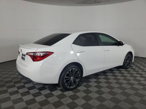 Used 2015 Toyota Corolla LE image 4