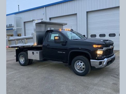 New 2025 Chevrolet Silverado 3500 LT w/ Convenience Package image 1