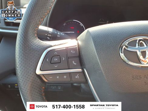 Used 2023 Toyota Sienna XSE AWD/4WD image 18