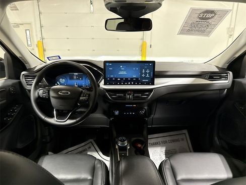 Used 2025 Ford Escape Platinum image 10