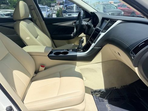Used 2019 INFINITI Q50 Luxe w/ Essential Package (3.0T Luxe) RWD image 16