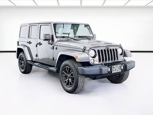 Used 2017 Jeep Wrangler Unlimited Sahara AWD/4WD image 3