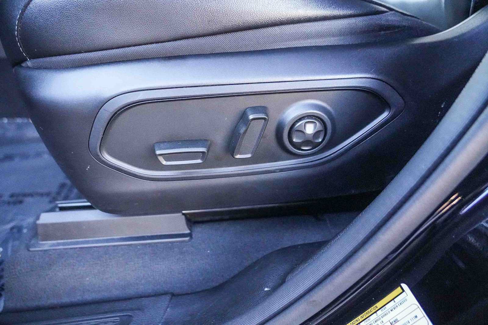 Used 2023 Jeep Grand Cherokee L Limited RWD image 21