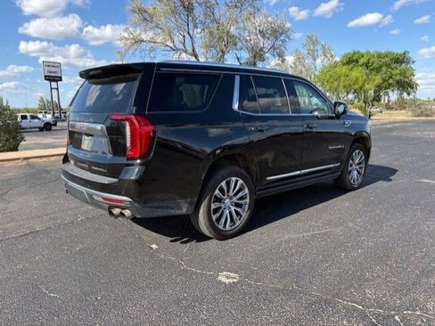 Used 2021 GMC Yukon Denali w/ Denali Premium Package image 3