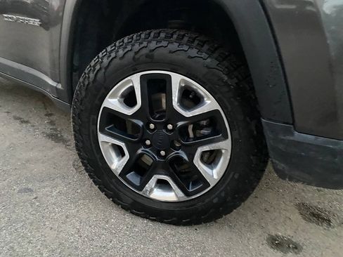 Used 2018 Jeep Compass Trailhawk w/ Cold Weather Group AWD/4WD image 5