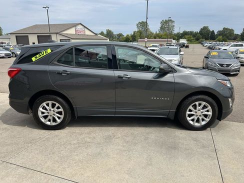 Used 2018 Chevrolet Equinox LS FWD image 4