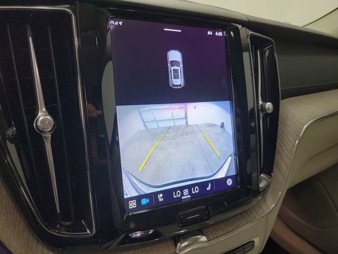 Certified 2023 Volvo XC60 B5 Ultimate w/ Climate Package image 29