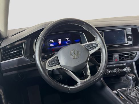 Used 2024 Volkswagen Jetta SE FWD image 18