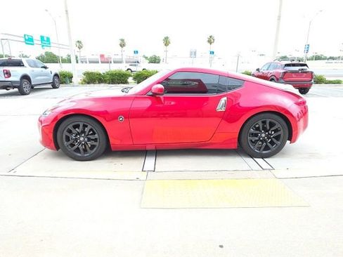 Used 2020 Nissan 370Z Coupe RWD image 7