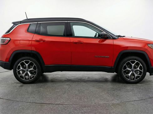Used 2025 Jeep Compass Limited AWD/4WD image 11