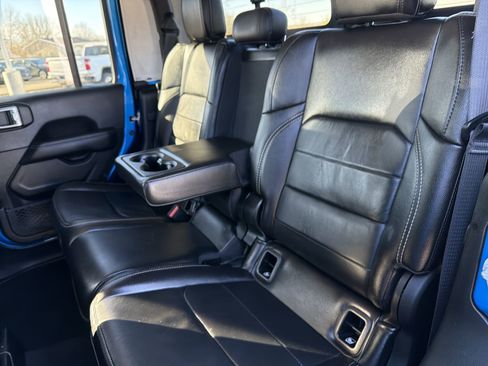 Used 2021 Jeep Gladiator Overland w/ Popular Equipment Package image 30