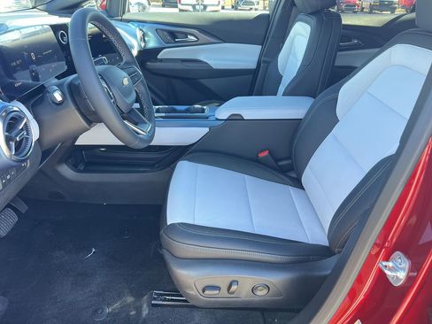 New 2026 Chevrolet Equinox EV LT image 14