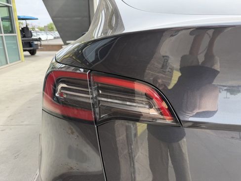 Used 2025 Tesla Model Y Long Range RWD image 14