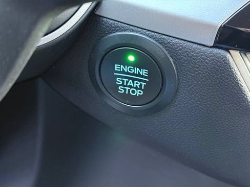 Used 2020 Ford Escape SE FWD image 24