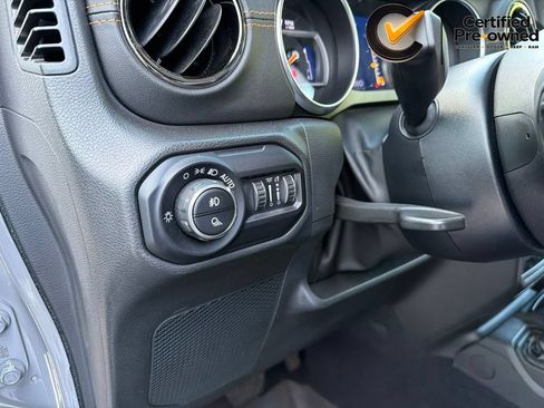 Used 2022 Jeep Gladiator Overland AWD/4WD image 48