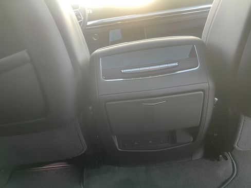 Used 2025 Cadillac Escalade ESV V AWD/4WD image 22