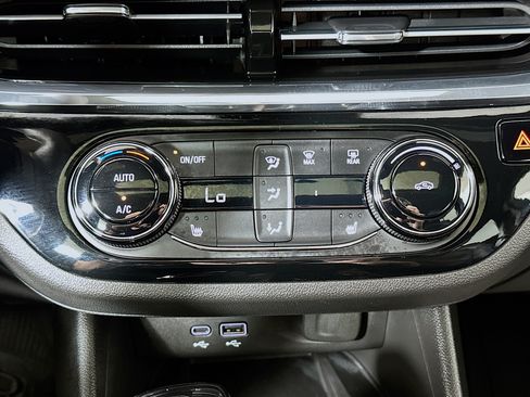 Used 2025 Buick Envista Sport Touring w/ Experience Buick Package FWD image 15
