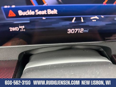 Used 2025 Chevrolet Traverse Z71 AWD/4WD image 16