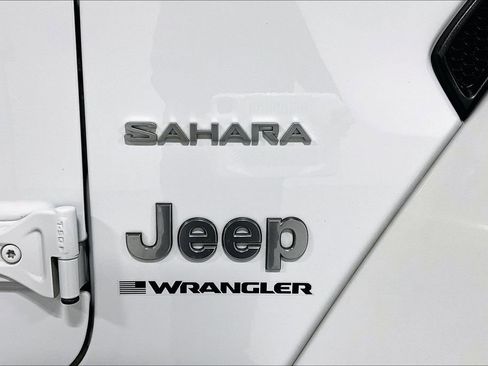 Used 2023 Jeep Wrangler Sahara w/ Cold Weather Group image 40