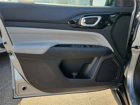 Certified 2022 Jeep Compass Limited image 20