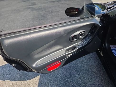 Used 2003 Chevrolet Corvette Z06 w/ Memory Package, 3 Drivers RWD image 11