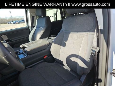 Used 2025 Ford Expedition Active AWD/4WD image 18