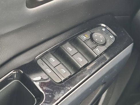 Used 2023 Nissan Pathfinder SL image 35