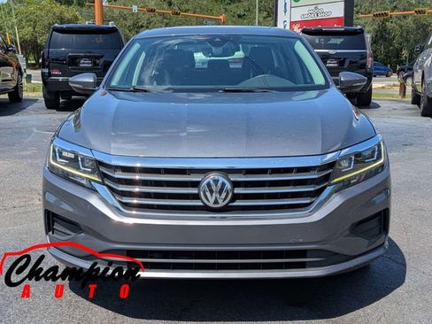 Used 2022 Volkswagen Passat 2.0T SE FWD image 10