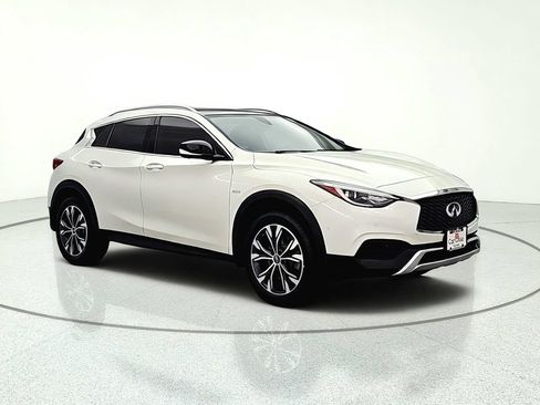Used 2019 INFINITI QX30 AWD w/ Navigation Package image 9