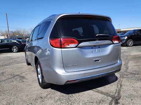 Used 2017 Chrysler Pacifica Touring-L Plus image 6