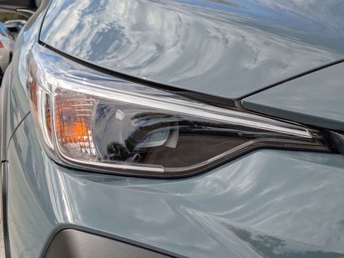 Certified 2025 Subaru Crosstrek 2.0i image 10