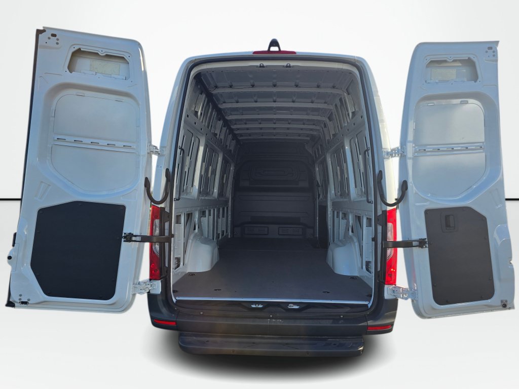 New 2025 Mercedes-Benz eSprinter 170 Cargo image 16