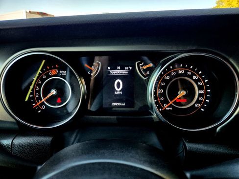 Used 2023 Jeep Wrangler Willys image 13