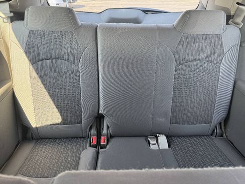 Used 2017 Chevrolet Traverse LS FWD image 18