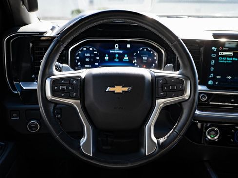 Used 2022 Chevrolet Silverado 1500 LT image 32