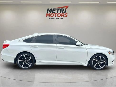 Used 2018 Honda Accord Sport image 4