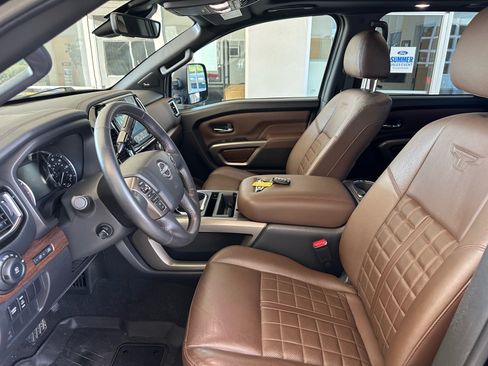 Used 2023 Nissan Titan Platinum Reserve w/ Moonroof Package AWD/4WD image 15