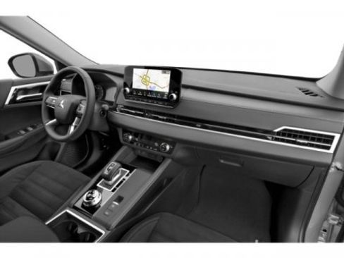 Used 2024 Mitsubishi Outlander SE AWD/4WD image 18