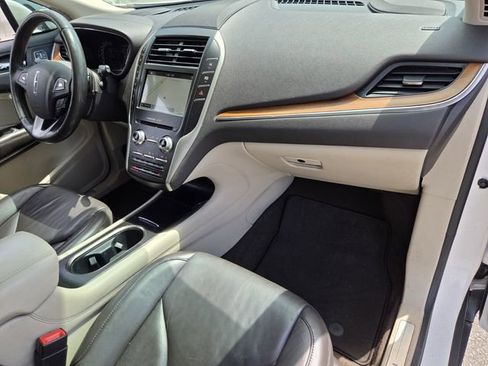 Used 2019 Lincoln MKC Select w/ Select Plus Package image 17